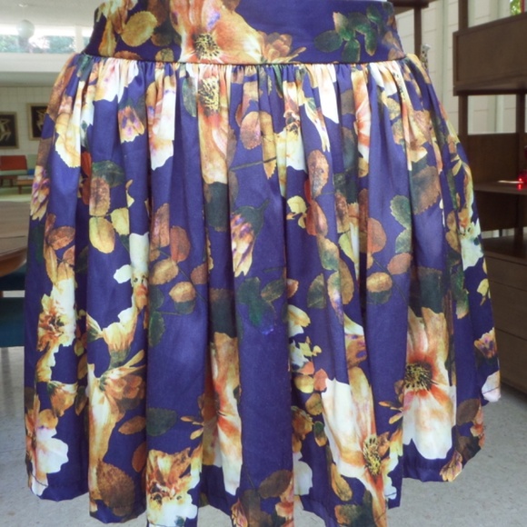 Floral Print Pleated Mini Skirt SZ Medium Vintage 90s PreLoved - Picture 7 of 7